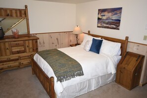 3 bedrooms, iron/ironing board, travel cot, free WiFi