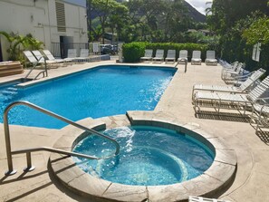 Pool - Oceanfront Corner unit Condo , Hawaiian Princess  (Waianae)