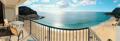 Oceanfront Corner unit Condo , Hawaiian Princess 