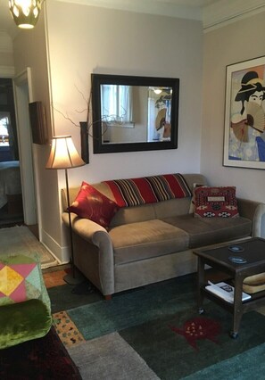 Een smart-tv en een dvd-speler