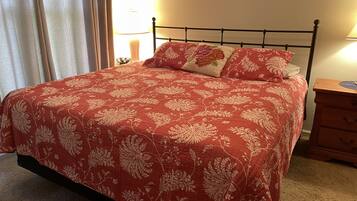 2 chambres, fer et planche à repasser, Wi-Fi, draps fournis