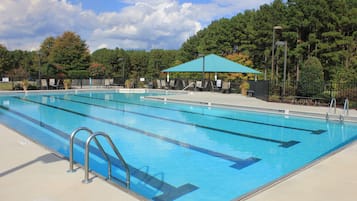 Piscina interna, piscina externa