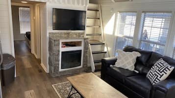 Télévision, cheminée