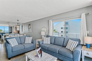 TV, books - Sand Castle I 401 - GULF FRONT WRAP BALCONY Condo! (Indian Shores)