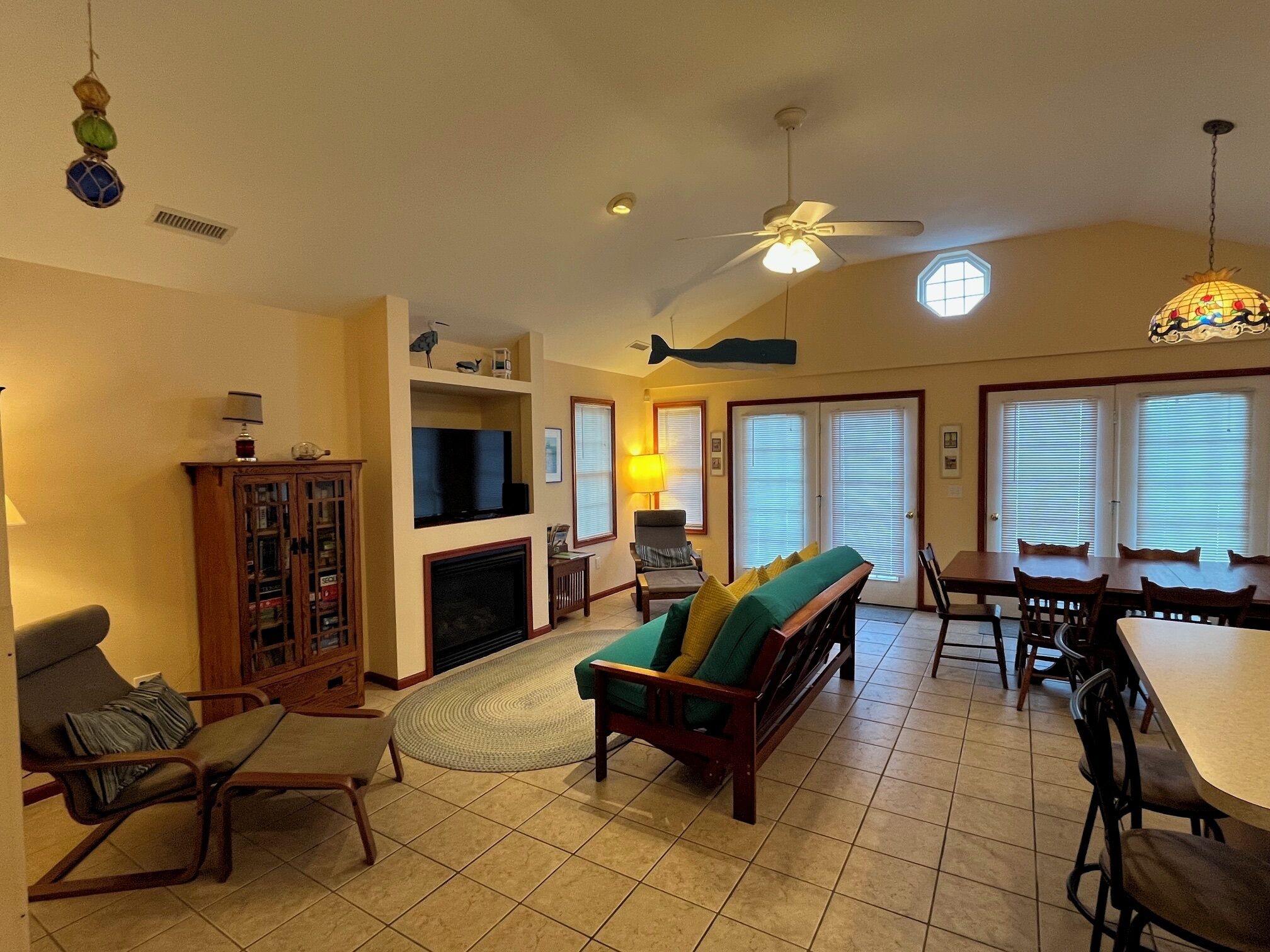 Smart TV, fireplace, DVD player, books