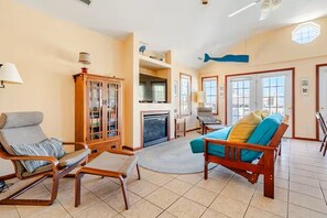 Smart TV, fireplace, DVD player, books - Close To Beach, Boardwalk And Rides With 2 Outdoor Decks And Parking For 2 (Ocean City)