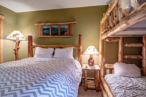 2 dormitorios, tabla de planchar con plancha, wifi y ropa de cama