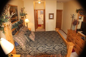 3 bedrooms, iron/ironing board, travel cot, free WiFi