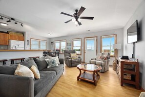 Smart TV, books - OBX Life II – The Perfect Outer Banks Vacation Ocean, Sound, and Park Views! (Nags Head)