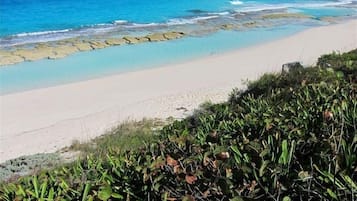 Beach nearby, sun-loungers, beach towels