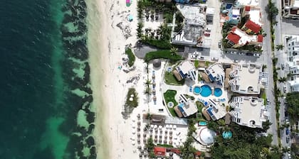 Beachfront Puerto Morelos Condo, Ground Floor, Pool, Rooftop Views, Walk to Town