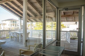 Outdoor dining -  Oceanfront Beach House on Highly Sought After Ocean Ridge (Atlantic Beach)