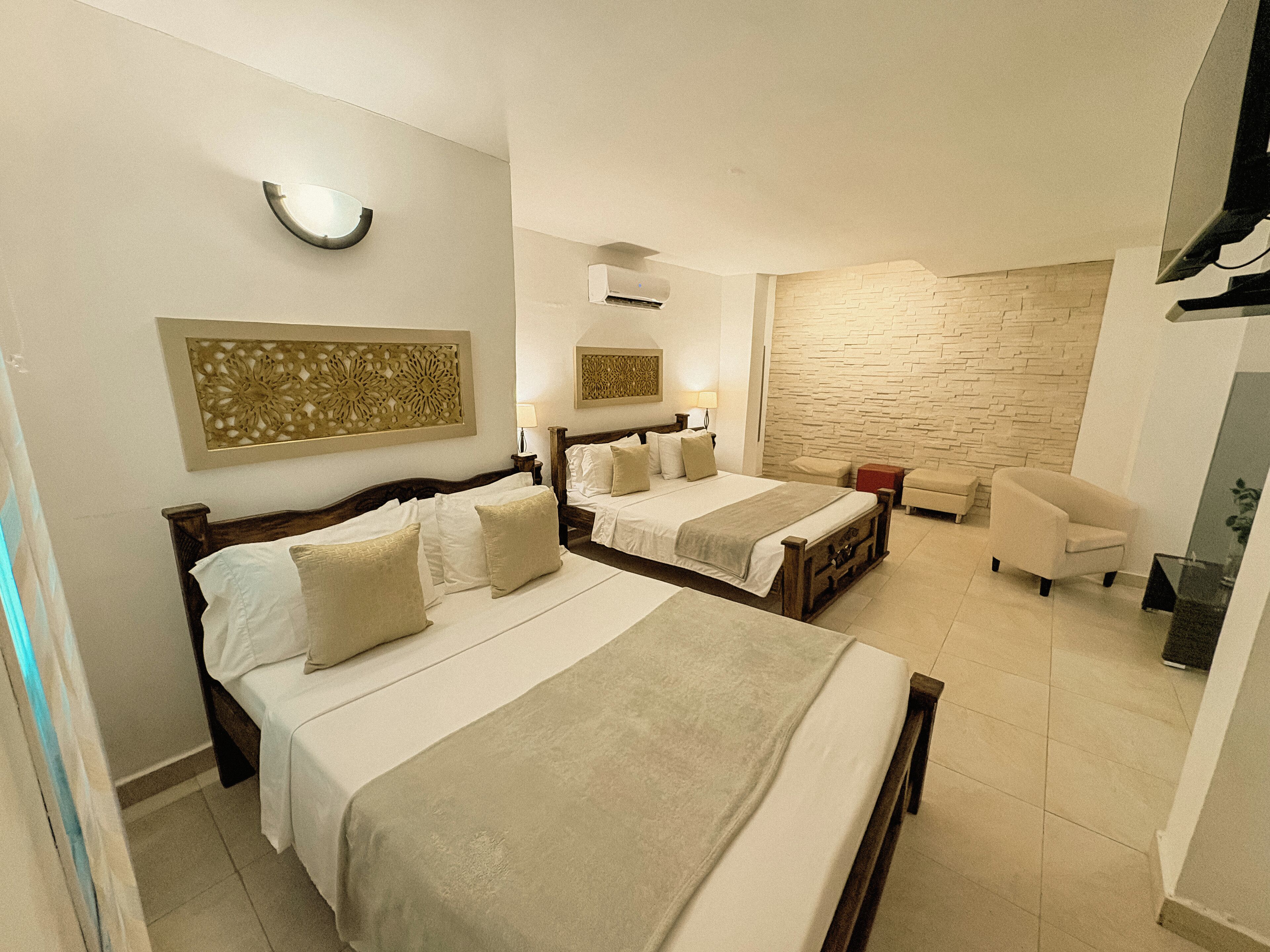 familiar estandar | 1 bedroom, minibar, in-room safe, individually decorated