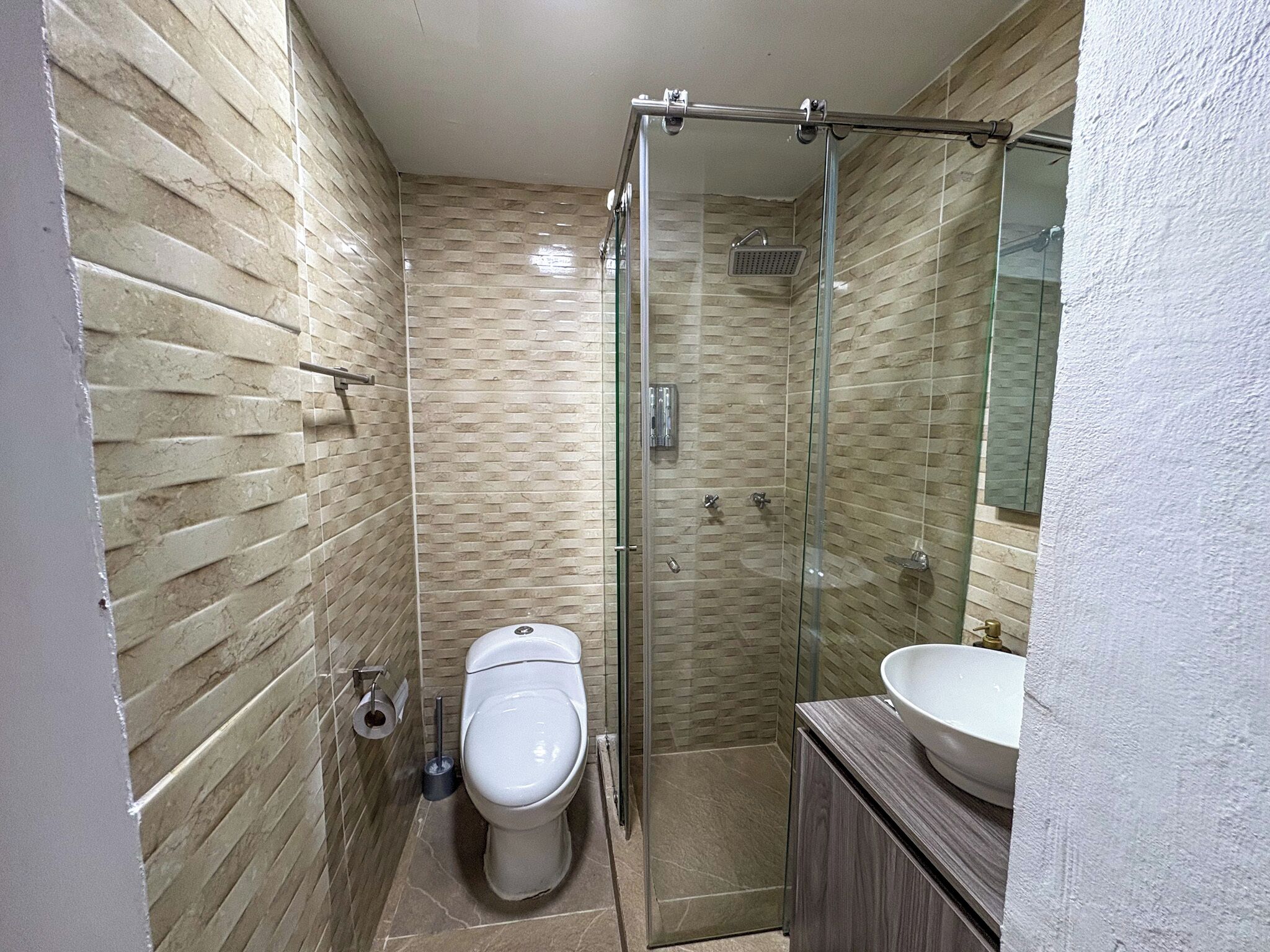 doble estandar | 1 bedroom, minibar, in-room safe, individually decorated