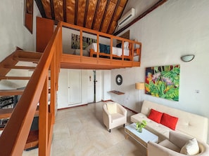 Doble Deluxe con Vista1 | Minibar, in-room safe, individually decorated, individually furnished - Hotel AT THE PARK (Cartagena)