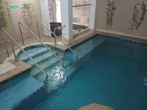 Indoor pool - Hotel AT THE PARK (Cartagena)