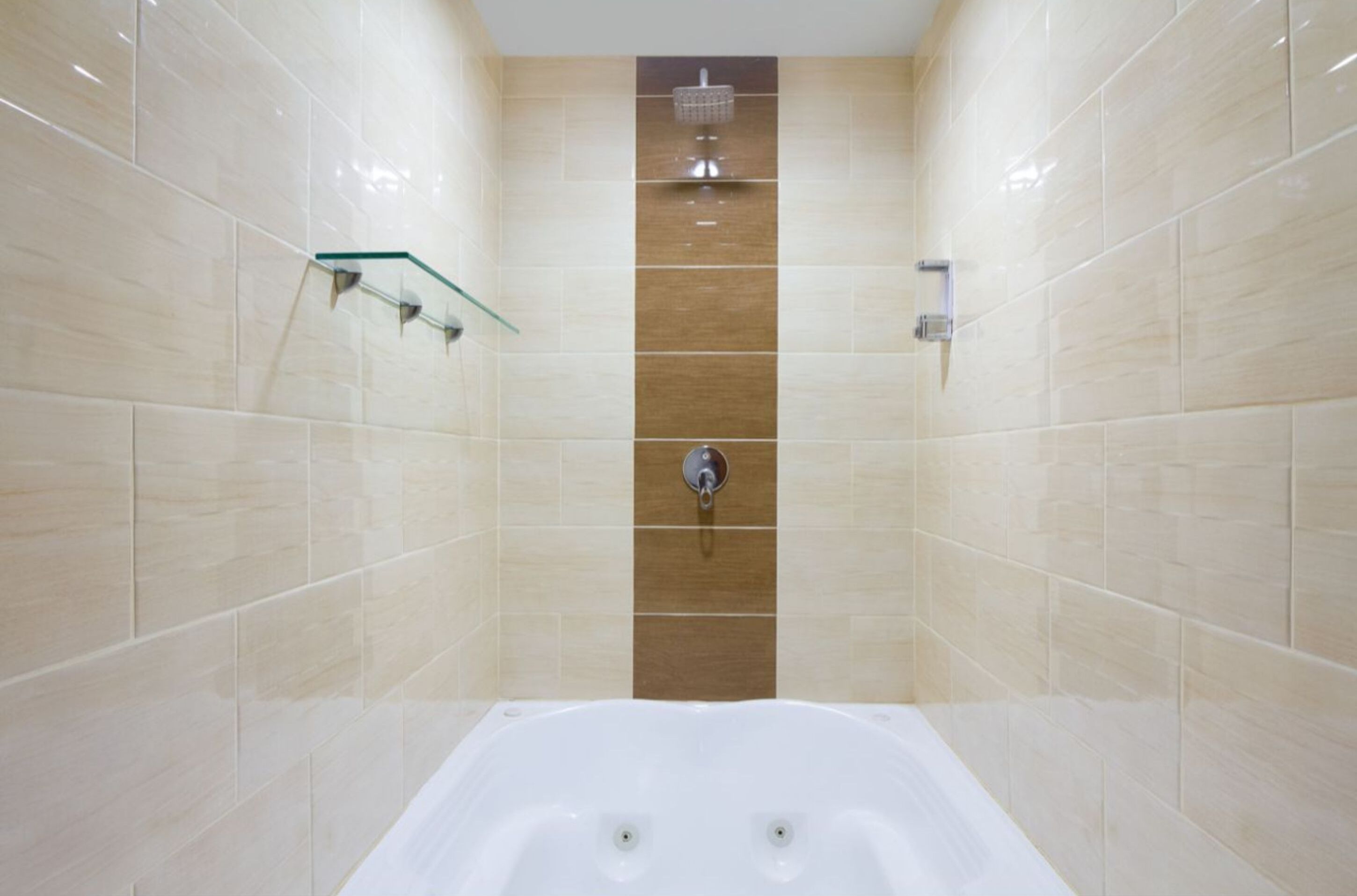 Suite estudio empresarial, 1 cama King size, hidromasaje, vista a la montaña | Tina de hidromasaje