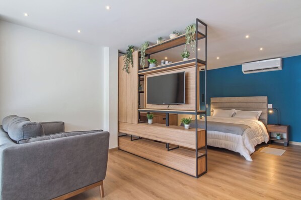 Superior Apartment, 1 Queen Bed, Non Smoking | Private kitchen | Full-size fridge, microwave, stovetop, coffee/tea maker - Studios Exito (Medellín)