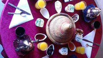 Free daily full breakfast