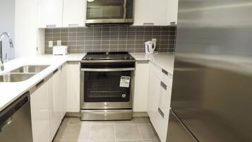 Nhà liên kế Executive | Bếp riêng | Tủ lạnh, lò nướng, bếp nấu, máy rửa bát