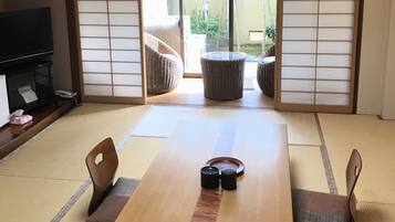 Standard Japanese Style Room with Open-air Bath | In-room safe, free WiFi