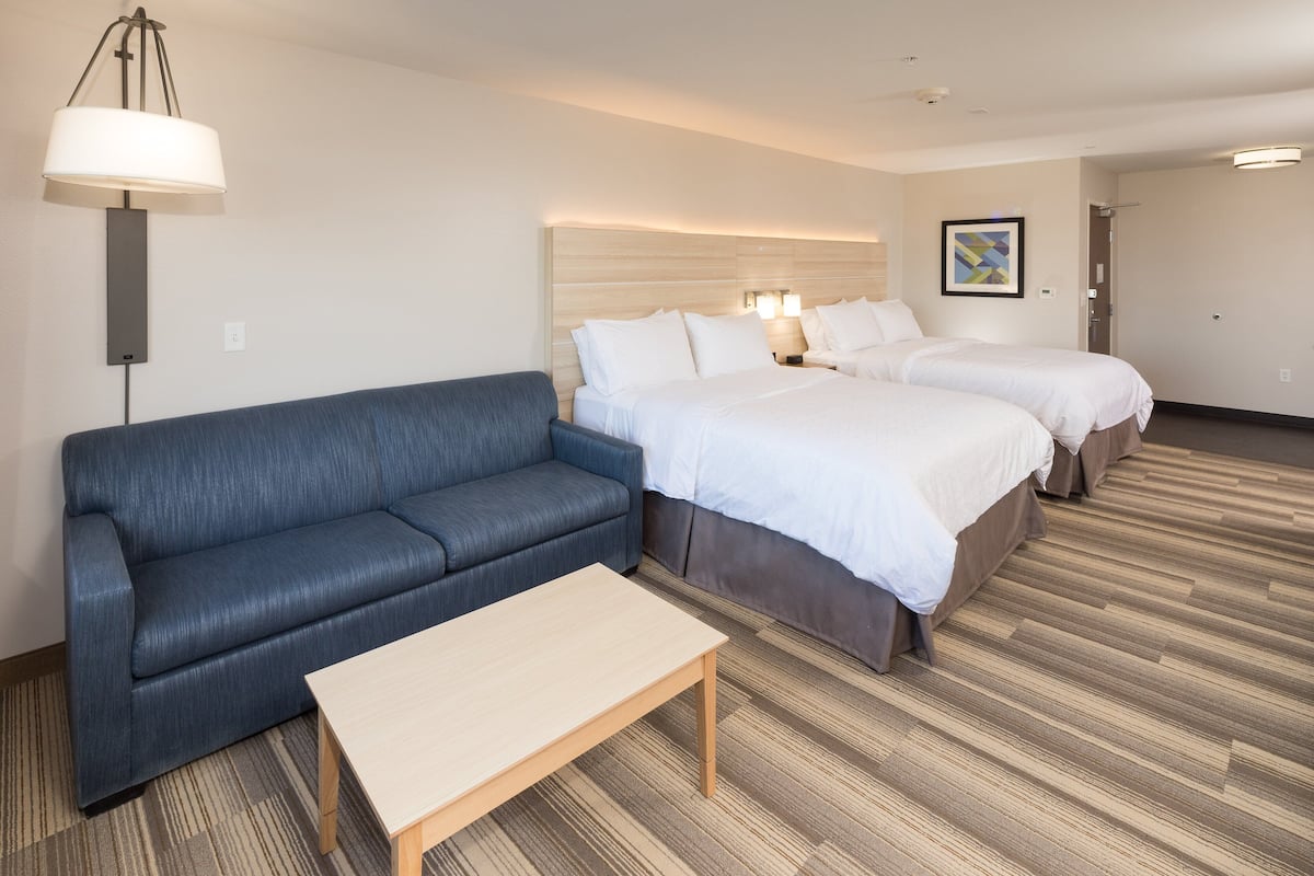 In-room safe, desk, laptop workspace, blackout drapes