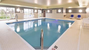 Indendørs pool