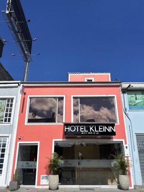 Property entrance - Kleinn Hotel Bogotá (Bogotá)