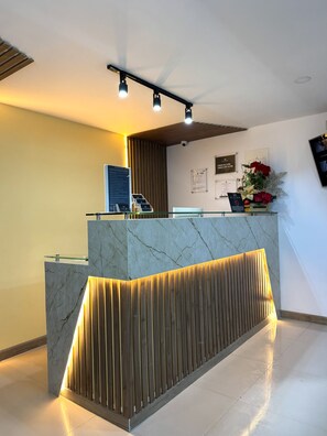Reception - Kleinn Hotel Bogotá (Bogotá)