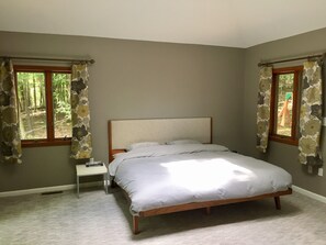 3 soverom, safe på rommet, skrivebord og strykejern/-brett