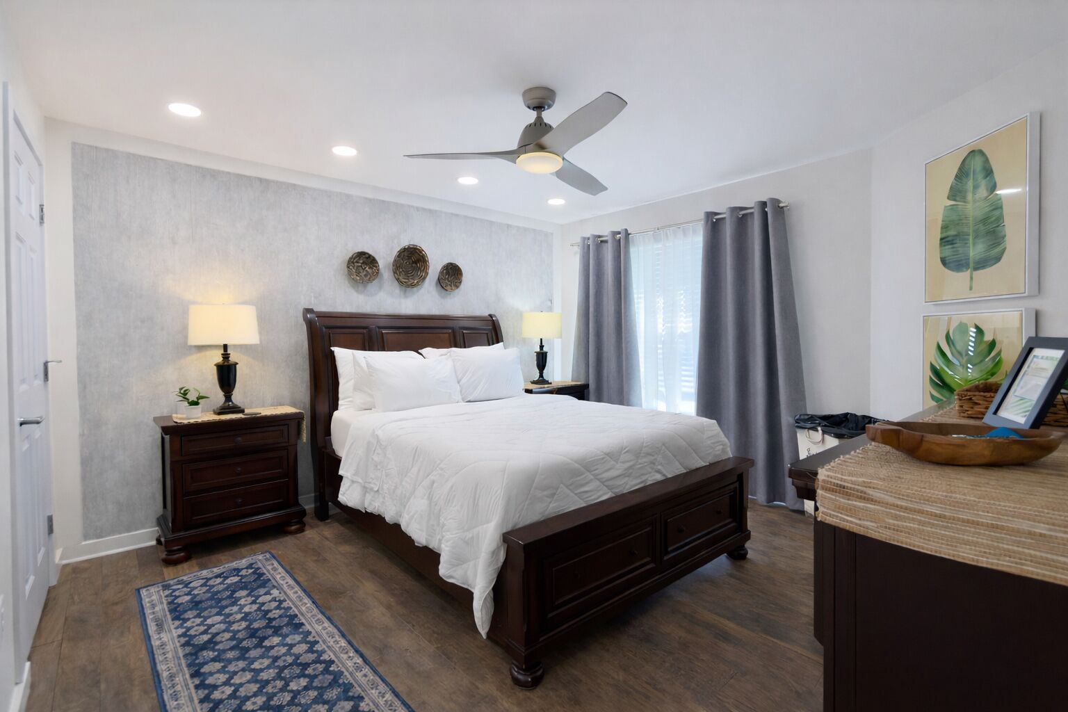 1 habitación, tabla de planchar con plancha, wifi gratis y ropa de cama 