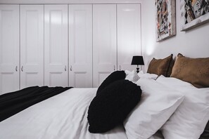 3 bedrooms, iron/ironing board, WiFi