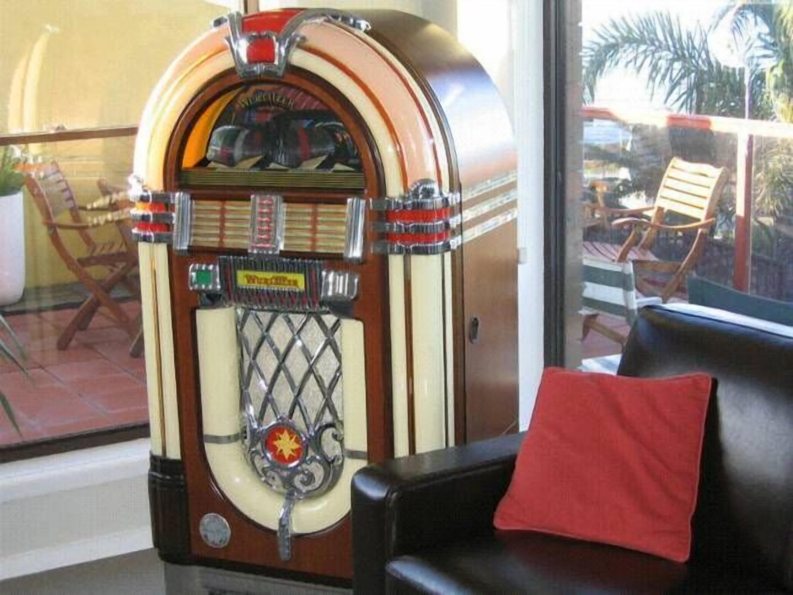 High On Penguin - located at Penguin — image 3