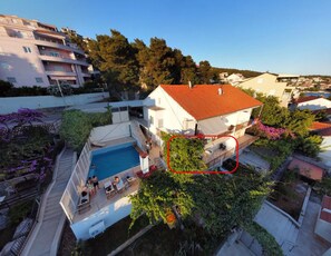 Exterior - A1 - apt w. shared pool & balcony,next to the beach (Trogir)