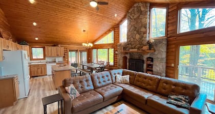 Cozy Cabin Near Crystal Mountain: Skiing,