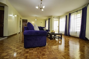 TV - Homestay located 5km from Nairobi city centre (Kilimani)