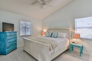 3 bedrooms, desk, iron/ironing board, travel crib - Serenity in Blue PERFECT COASTAL OASIS on the TREASURE COAST (Sebastian)