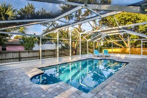 A heated pool - Serenity in Blue PERFECT COASTAL OASIS on the TREASURE COAST (Sebastian)