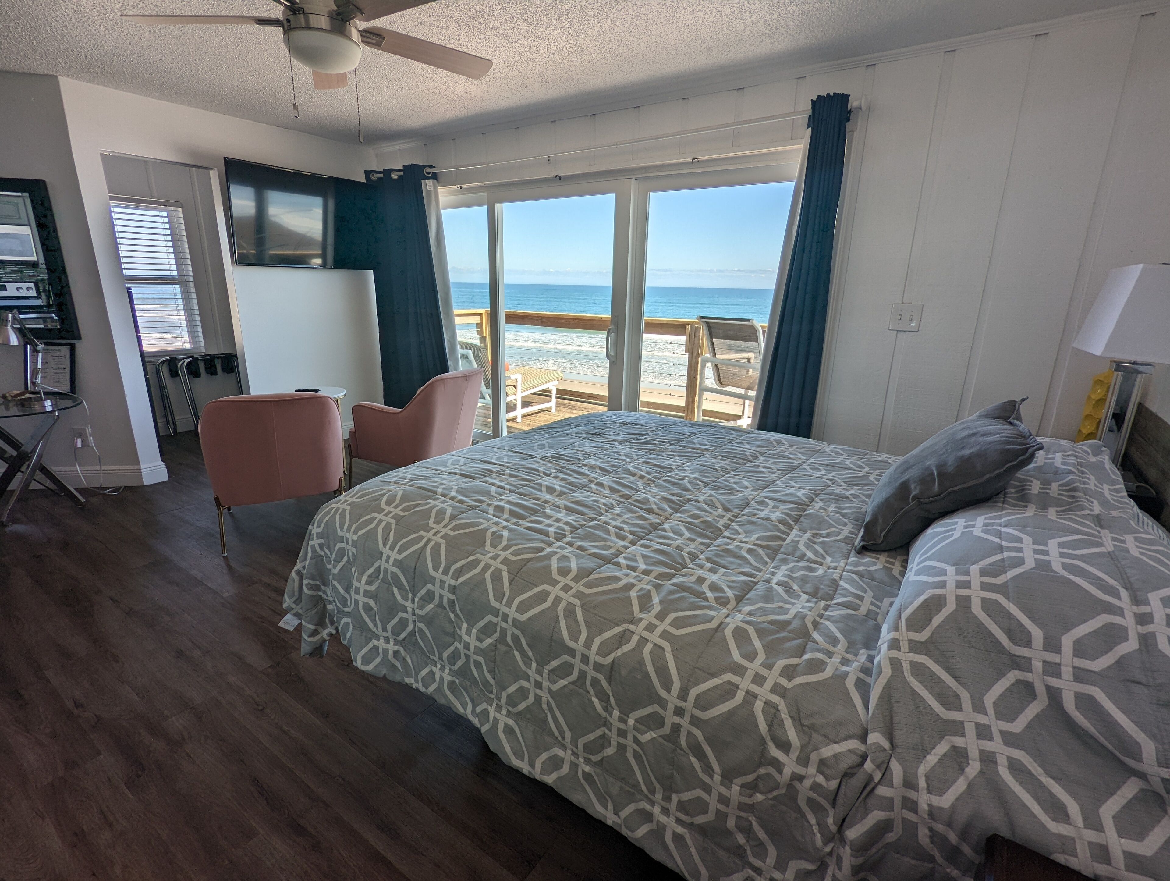 enchanting apartment for two on the beach