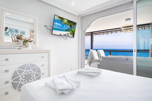 3 slaapkamers, een strijkplank/strijkijzer, gratis wifi, beddengoed