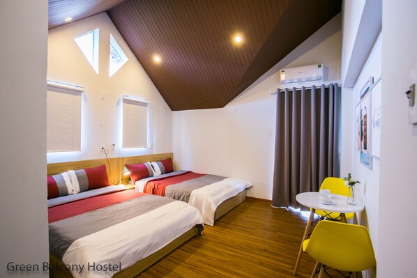 Rose Room | Desk, laptop workspace, free WiFi