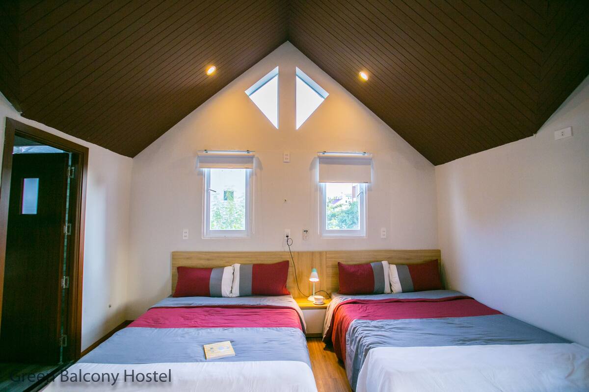 Rose Room | Desk, laptop workspace, free WiFi