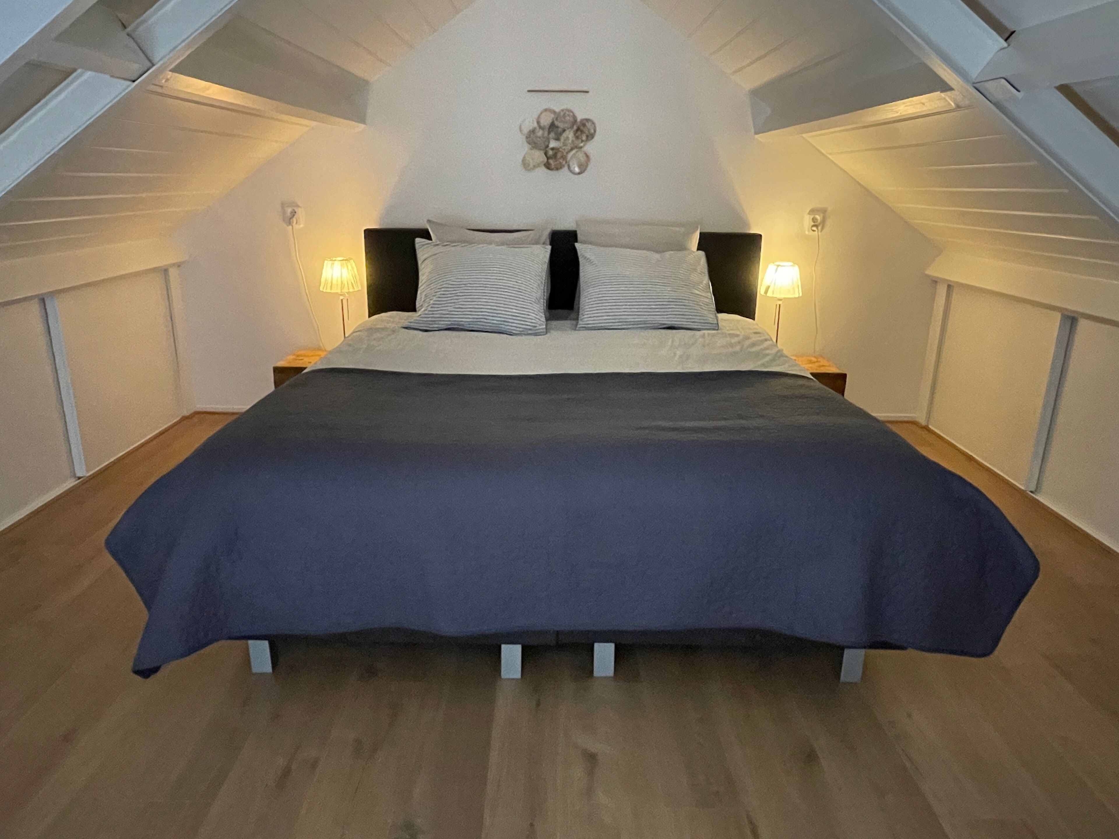 2 slaapkamers, een strijkplank/strijkijzer, gratis wifi, beddengoed