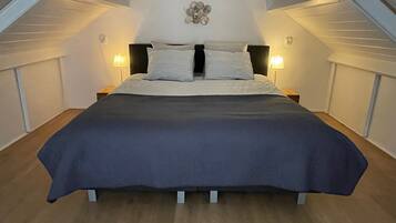 2 slaapkamers, een strijkplank/strijkijzer, gratis wifi, beddengoed