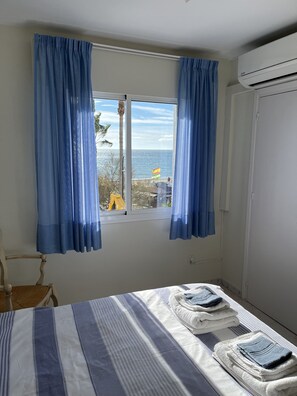 2 chambres, fer et planche à repasser, Wi-Fi gratuit, draps fournis