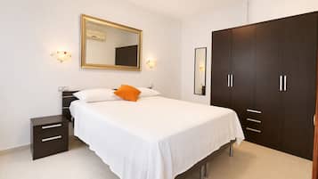 2 habitaciones, tabla de planchar con plancha, wifi y ropa de cama