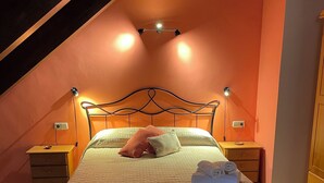 5 多间卧室、旅行婴儿床、免费 WiFi、床单