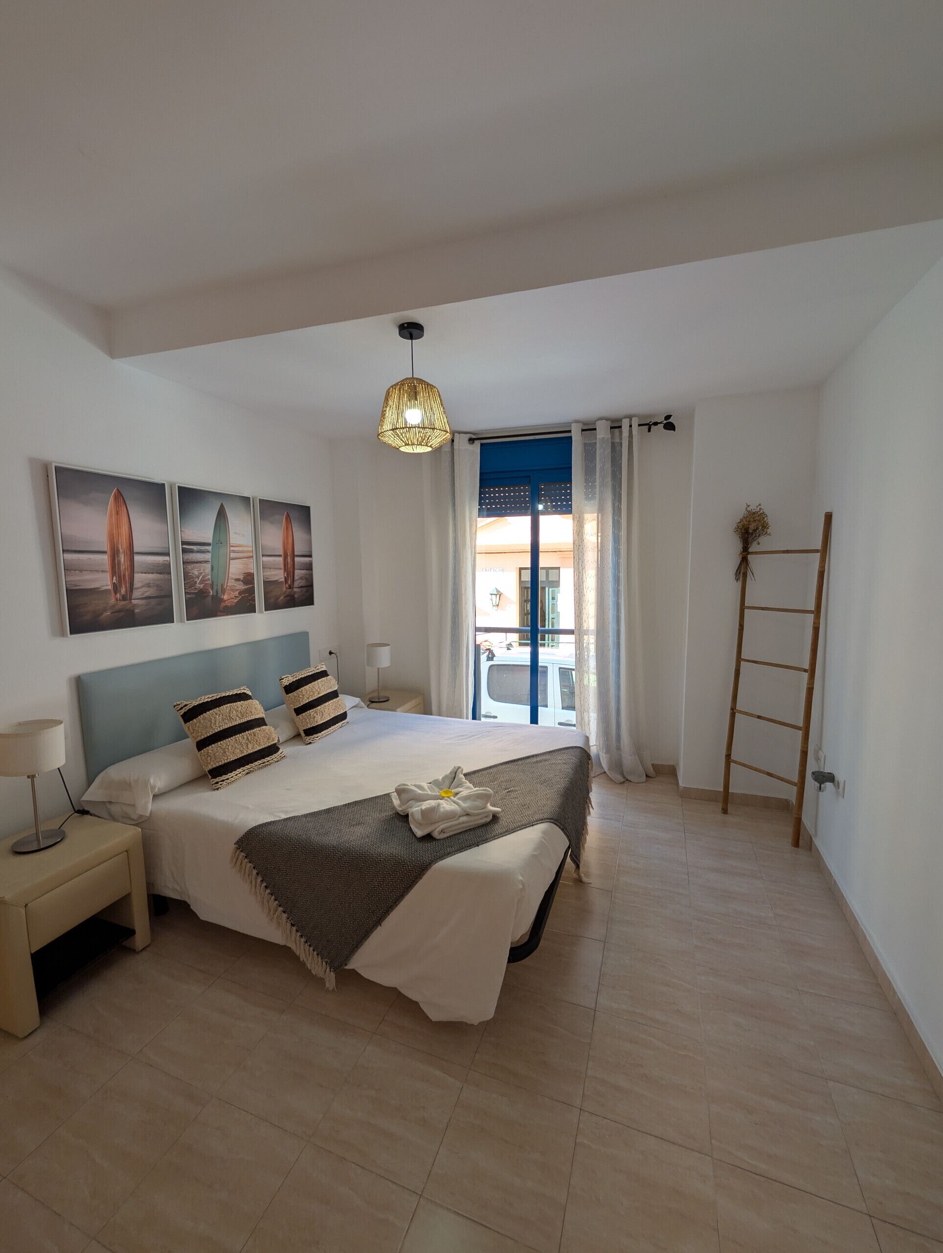 2 dormitorios, tabla de planchar con plancha, wifi gratis y ropa de cama