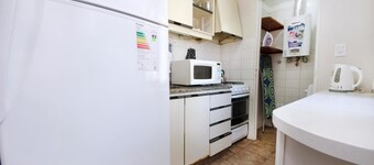 FD1 Dean Funes Apartment