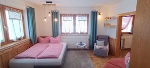 3 chambres, lit parapluie, Wi-Fi gratuit, draps fournis